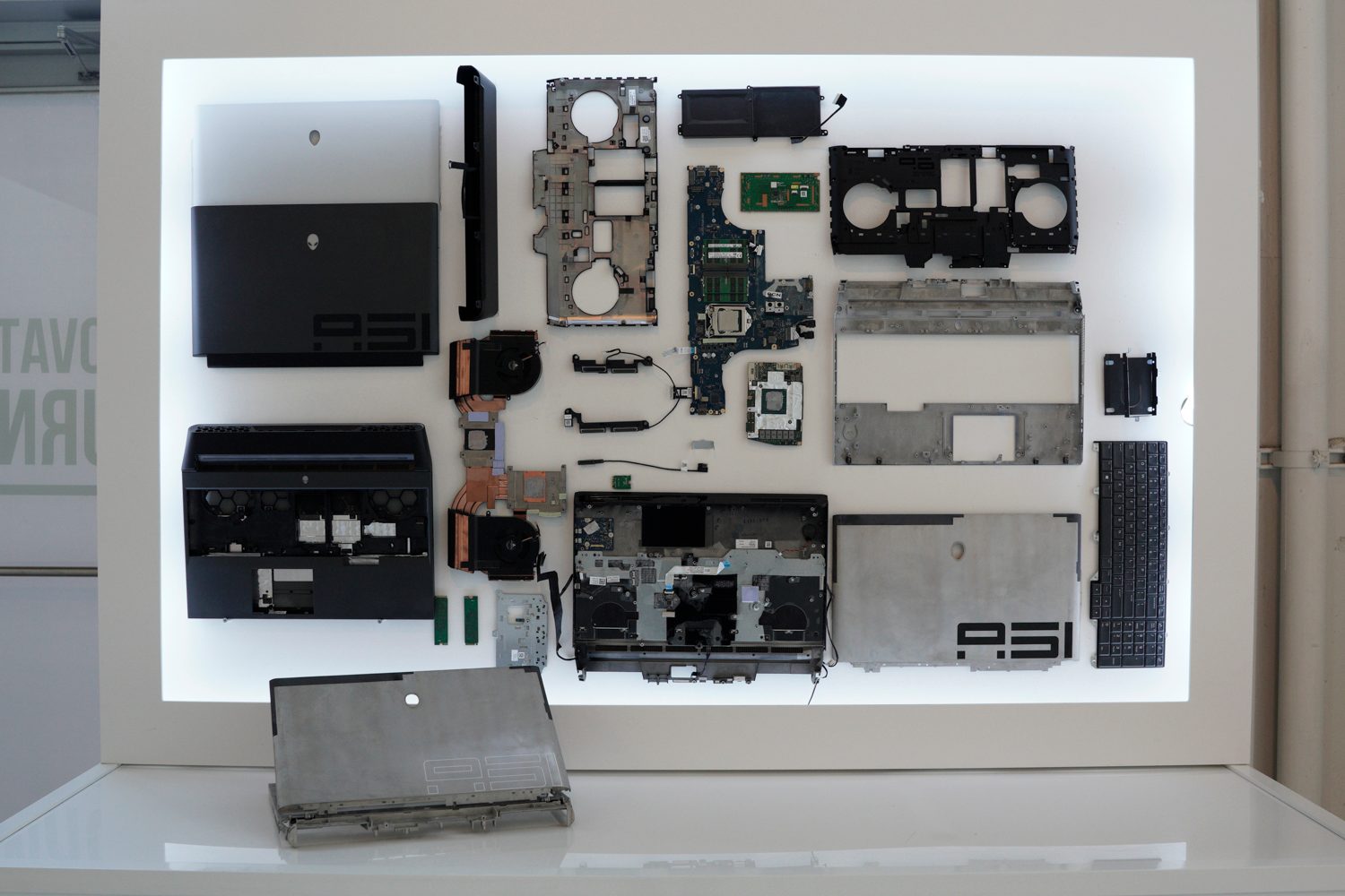 laptops videojuegos alienware ces 2019 area 51m gaming laptop 34