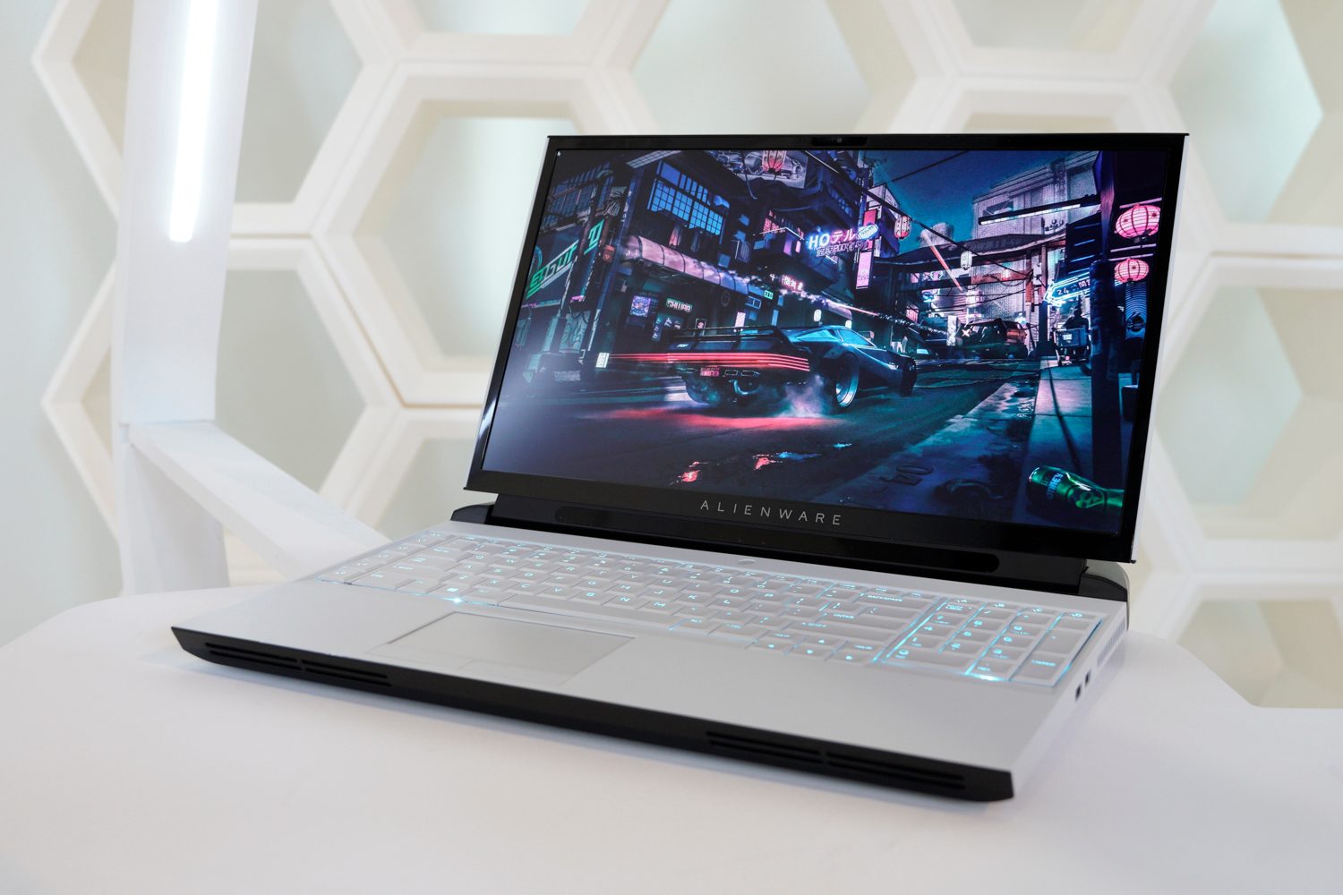 laptops videojuegos alienware ces 2019 area 51m gaming laptop 7