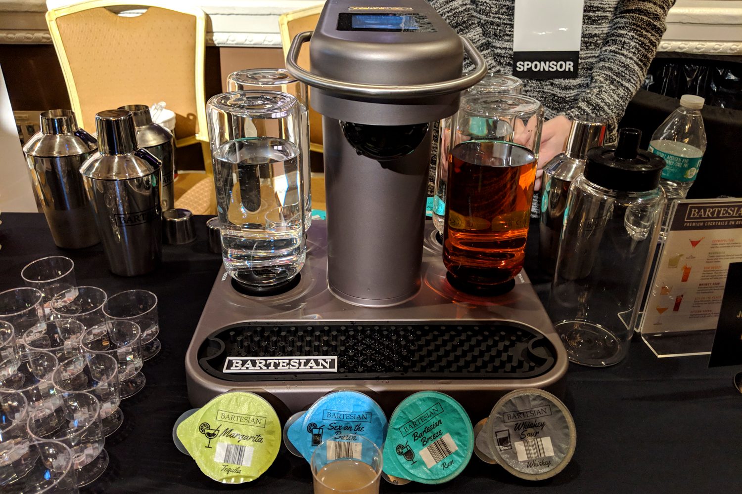 dispositivos experiencias divertidas foodtech ces 2019 bartesian cocktail machine 6