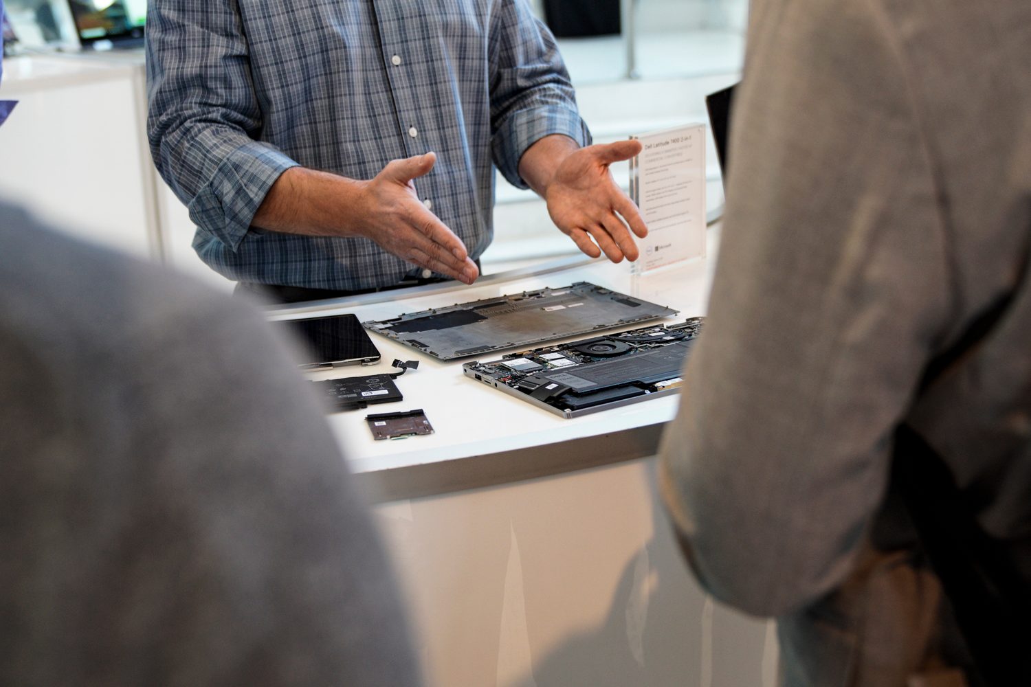 dell latitude 7400 2 in 1 laptop 3