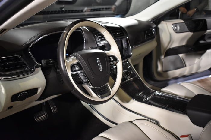 lincoln continental edicion 80 aniversario dsc 0765 2 700x467 c