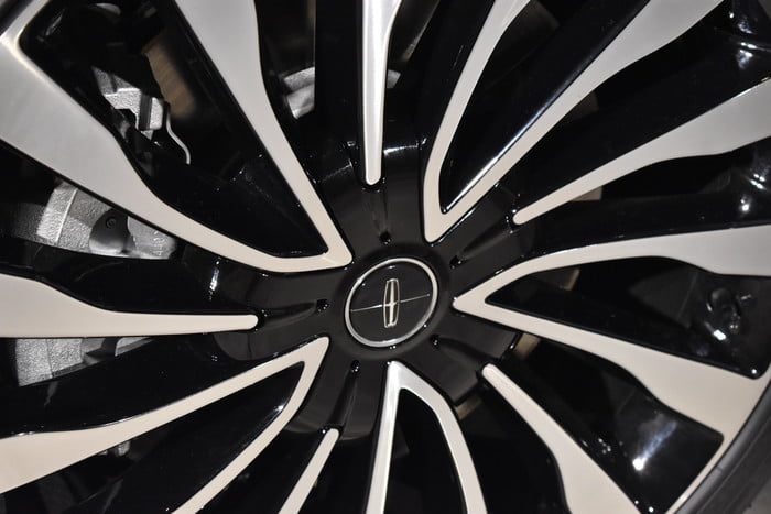 lincoln continental edicion 80 aniversario dsc 0768 2 700x467 c