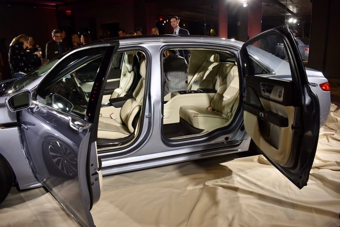 lincoln continental edicion 80 aniversario dsc 0778 3 700x467 c