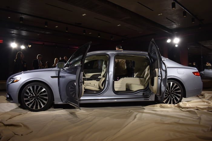 lincoln continental edicion 80 aniversario dsc 0784 700x467 c