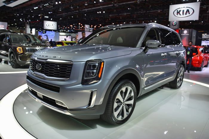 kia telluride suv salon detroit 2019 dt 1 700x467 c