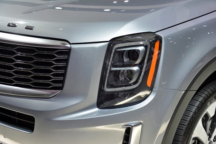 kia telluride suv salon detroit 2019 dt 2 700x467 c
