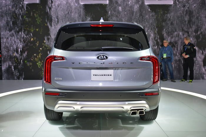 kia telluride suv salon detroit 2019 dt 4 700x467 c