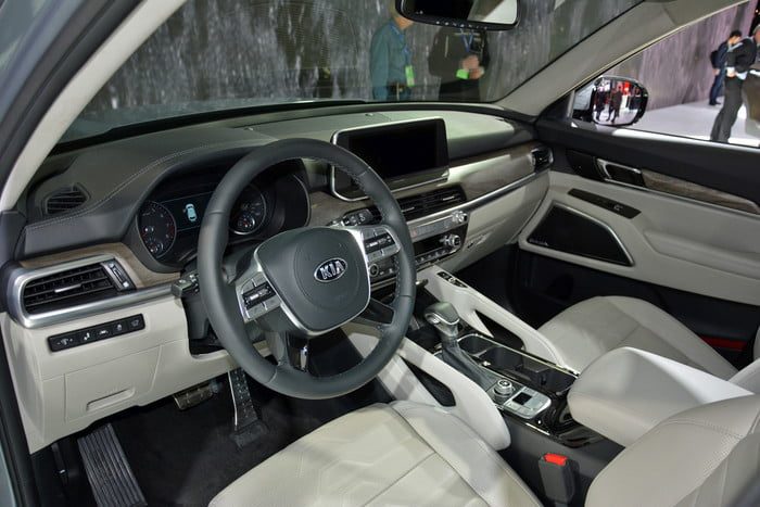 kia telluride suv salon detroit 2019 dt 6 700x467 c