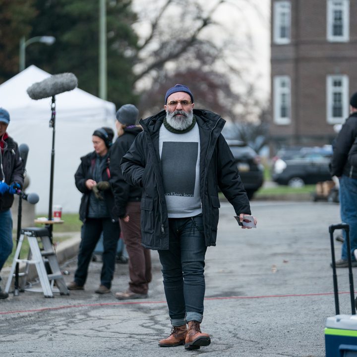 pelicula glass paco delgado vestuario production still 9