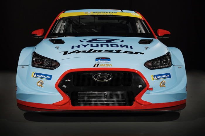 hyundai veloster n tcr imsa 2 700x467 c