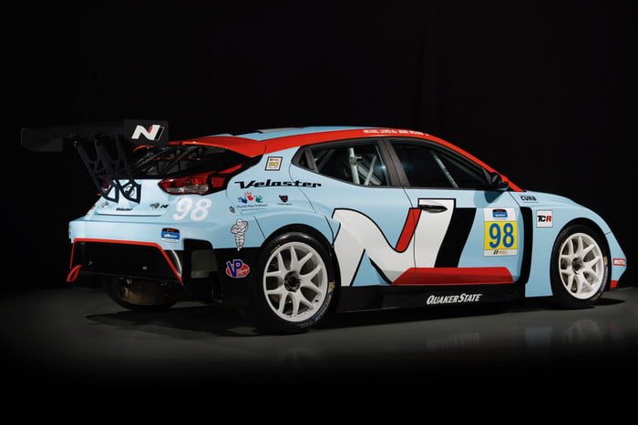 hyundai veloster n tcr imsa 3 700x467 c