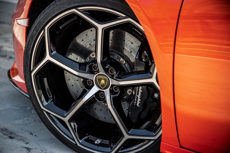 revision lamborghini huracan evo 2020 detail 1 800x534 c