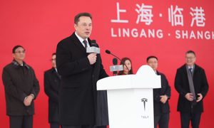 fabrica de tesla en china musk