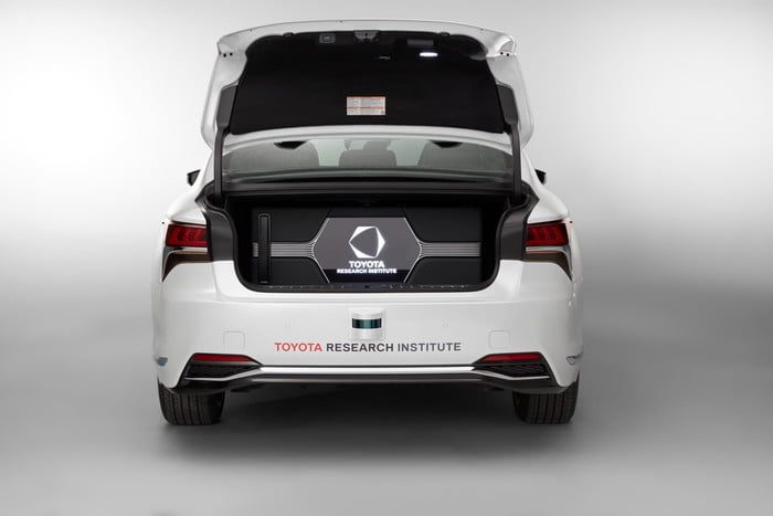 toyota p4 prototipo autonomo ces 2019 tri rear open aa1ed3549e8b694c2d8d0fec7aeb70ba46f2ab07 700x467 c