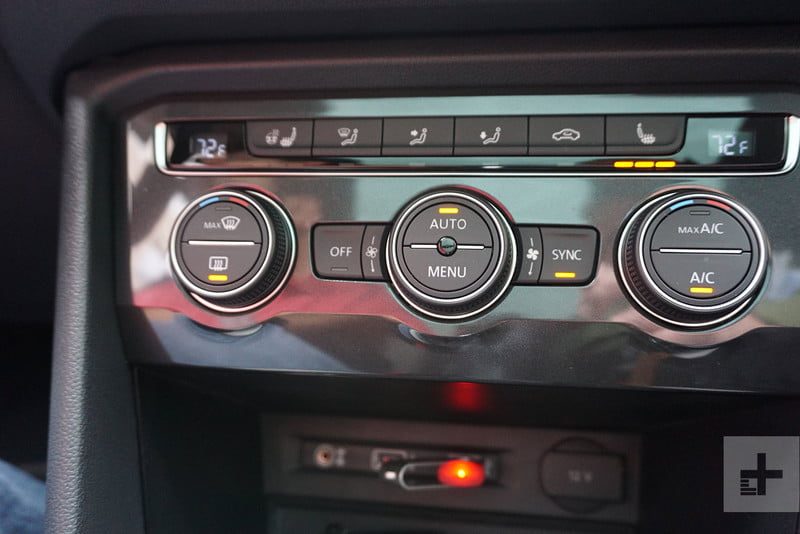 revision volkswagen tiguan 2019 2018 vw console buttonsv2 800x534 c