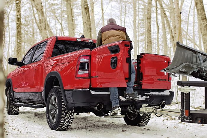 ram 1500 gmc sierra portalon trasero 2019 multifunction tailgate with mopar bed step 700x467 c