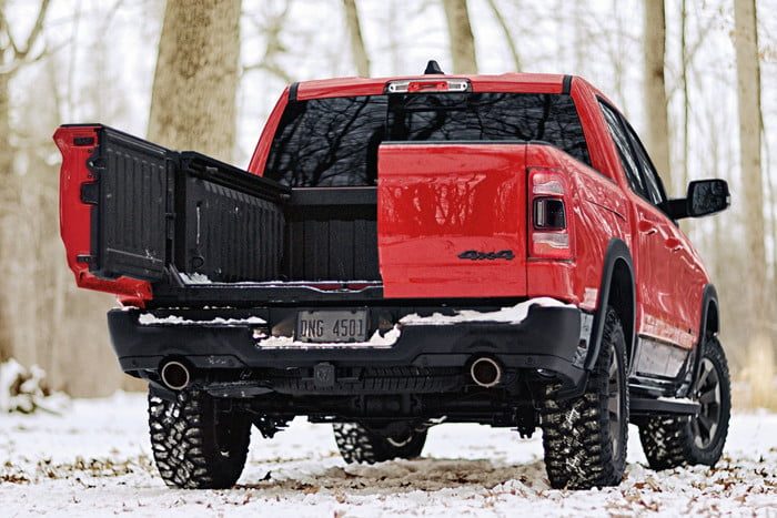 ram 1500 gmc sierra portalon trasero 2019 multifunction tailgate 700x467 c