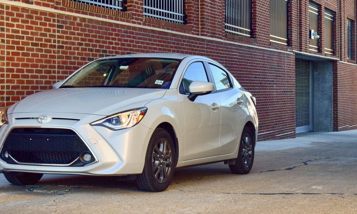 revision toyota yaris xle 2019 sedan review feat