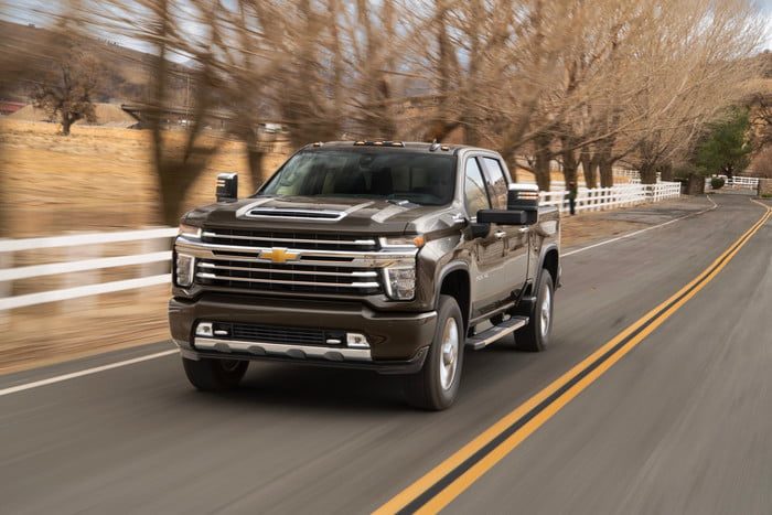 chevrolet silverado hd 2020 2 2500 high country 700x467 c