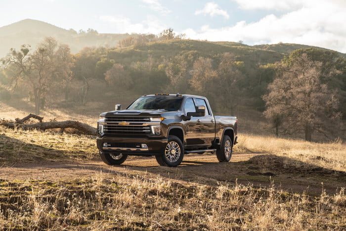 chevrolet silverado hd 2020 2 2500 high country 700x467 c