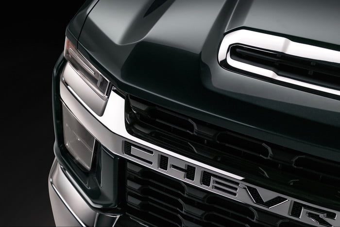 chevrolet silverado hd 2020 2 9 700x467 c