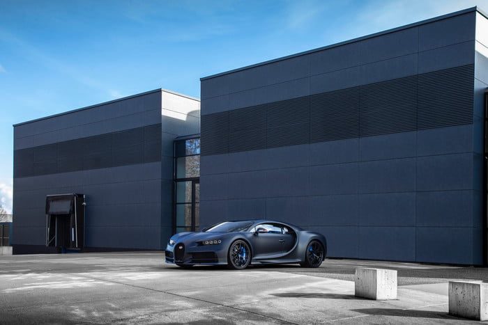 bugatti 110 aniversario chiron 61p0579 700x467 c