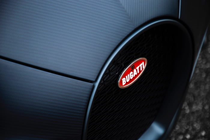 bugatti 110 aniversario chiron 61p0776 700x467 c