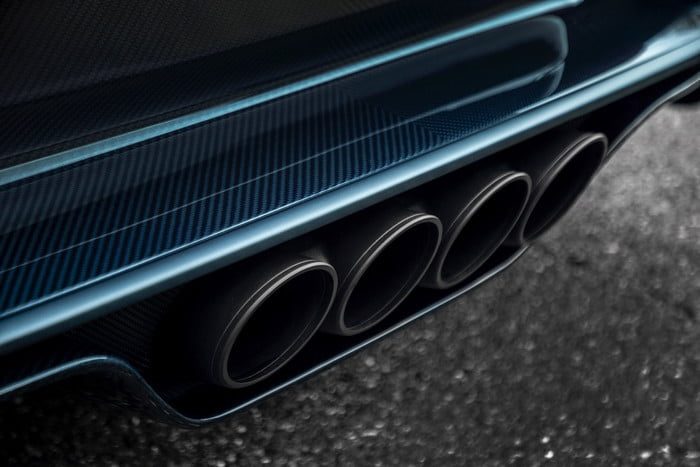 bugatti 110 aniversario chiron 61p0885 700x467 c