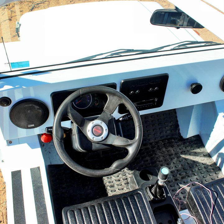 detras del volante emoke electrico e moke car 11