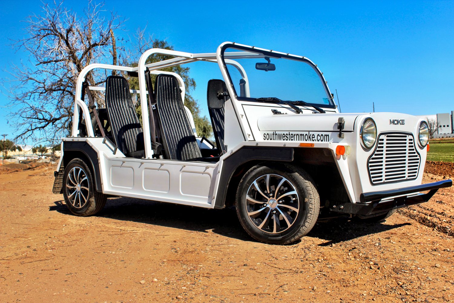 detras del volante emoke electrico e moke car 14