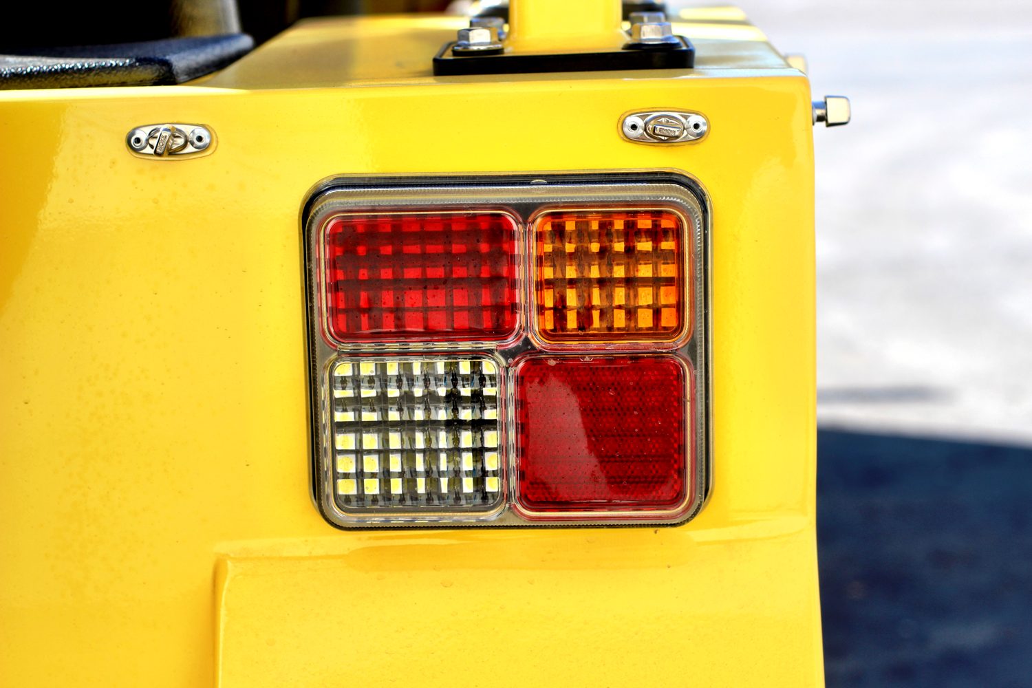 detras del volante emoke electrico e moke car 4