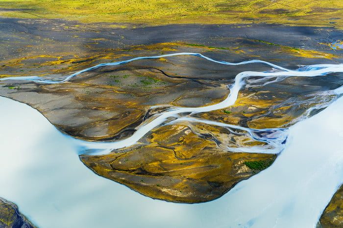 fotografia drones green fields lake drone 700x467 c