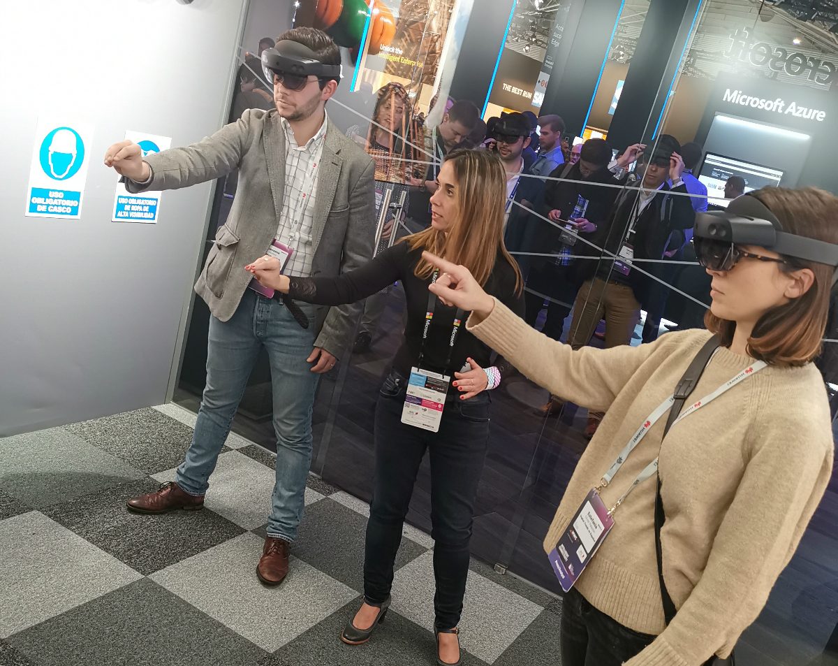 como se ve y siente el hololens 2 de microsoft hands on hololens2 1