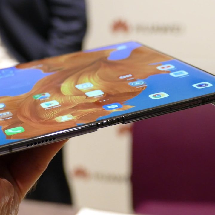 revision impresiones huawei mate x side