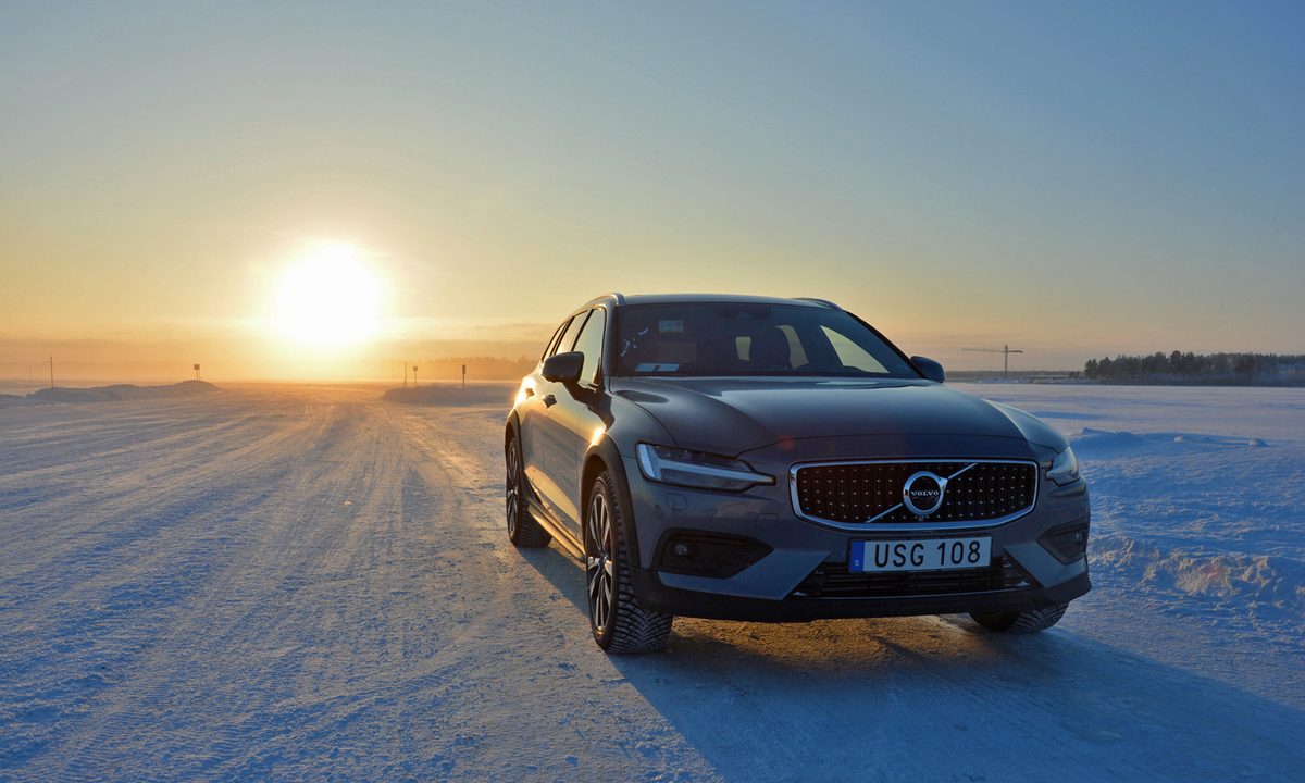revision volvo v60 cross country rg 2020 feat