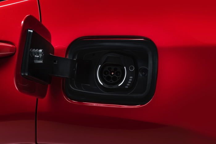 jeep renegade compass hibrido enchufable 190305 plug in hybrid 9fgdeutt3hdfobkeanupmfpgl80 700x467 c