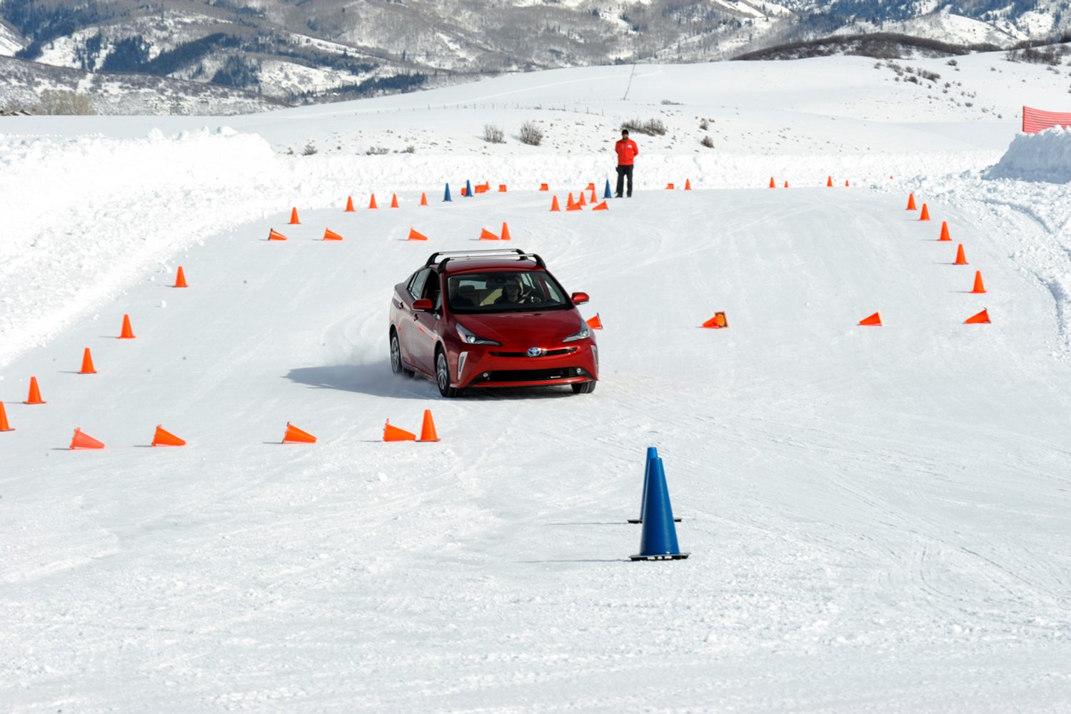 manejamos el toyota prius awd e en la nieve 2019 23
