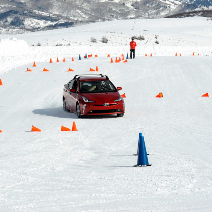 manejamos el toyota prius awd e en la nieve 2019 23