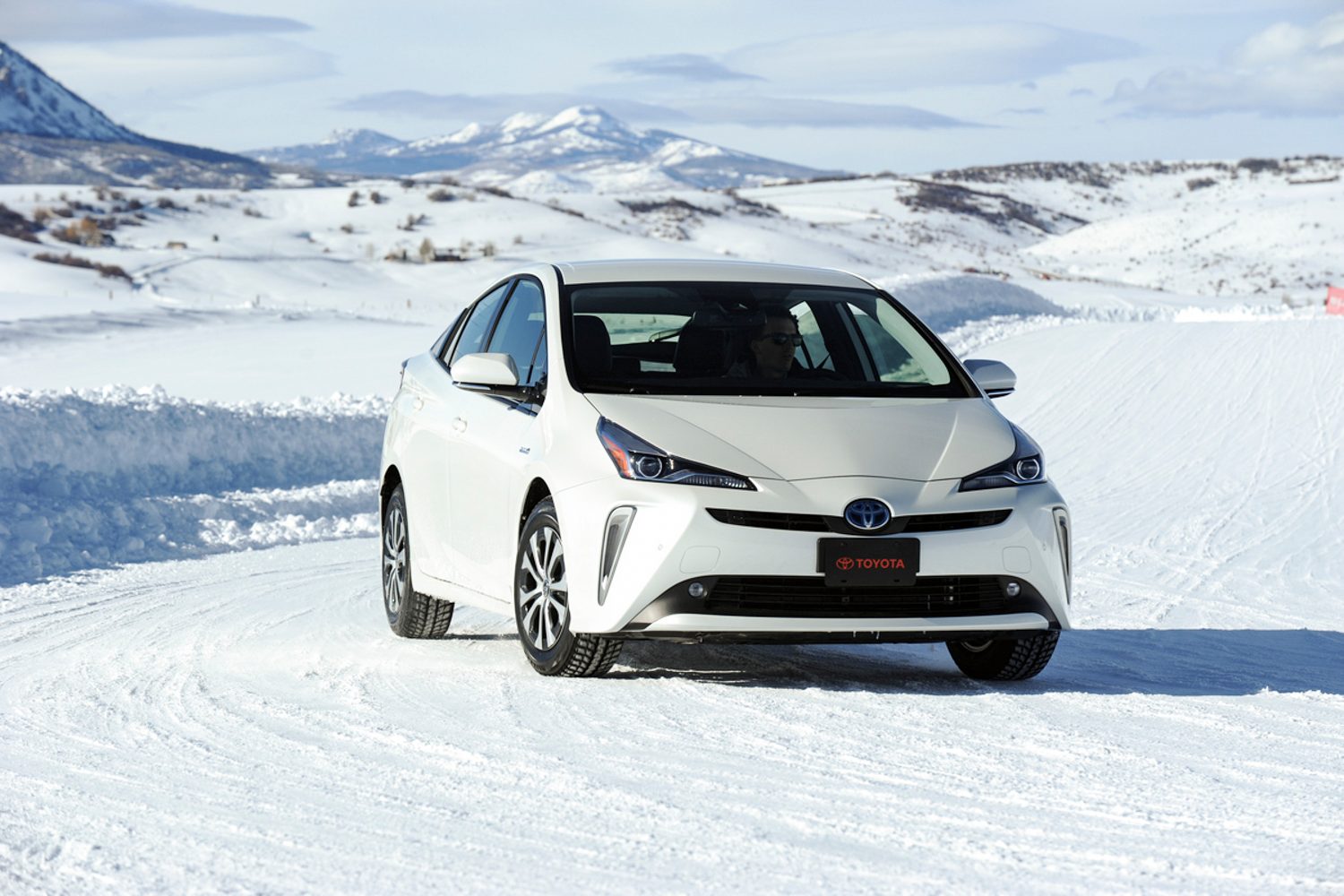 manejamos el toyota prius awd e en la nieve 2019 25
