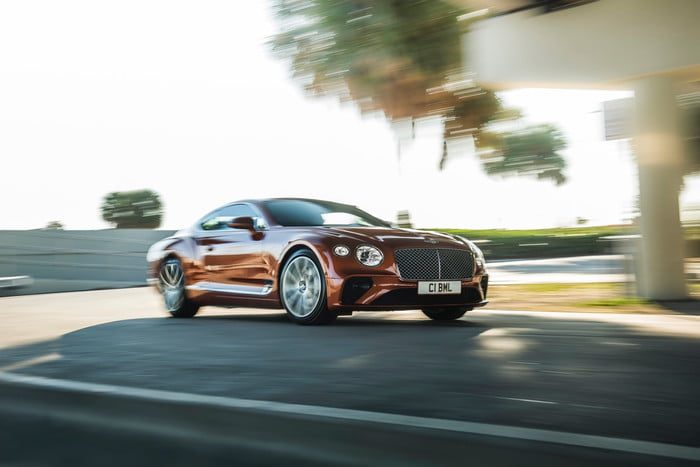 bentley continental gt v8 3 2 700x467 c
