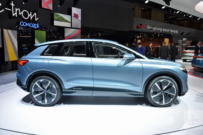 audi q4 e tron suv 2020 dt geneva 2019 4 700x467 c