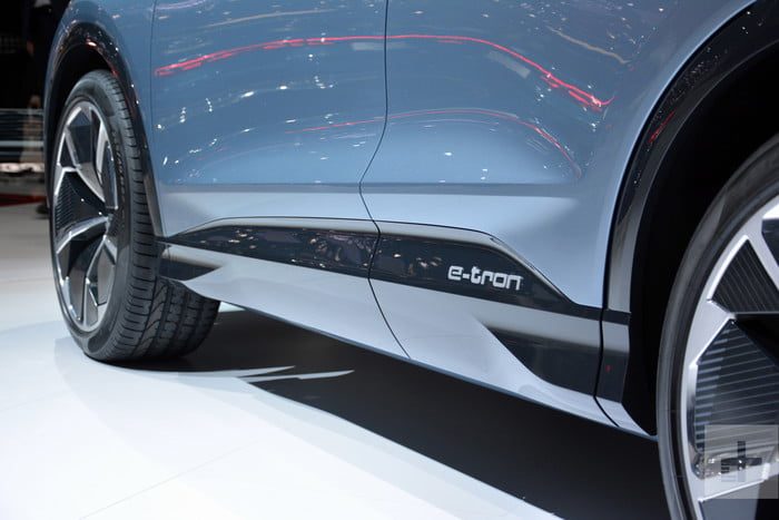 audi q4 e tron suv 2020 dt geneva 2019 6 700x467 c