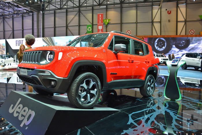 jeep renegade compass hibrido enchufable dt geneva 2019 phev 1 700x467 c