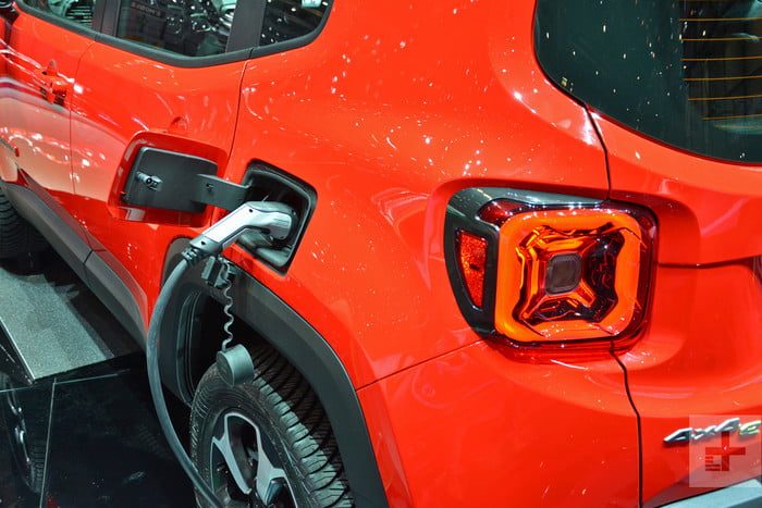 jeep renegade compass hibrido enchufable dt geneva 2019 phev 4 700x467 c