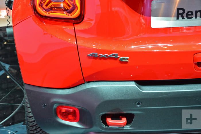 jeep renegade compass hibrido enchufable dt geneva 2019 phev 5 700x467 c