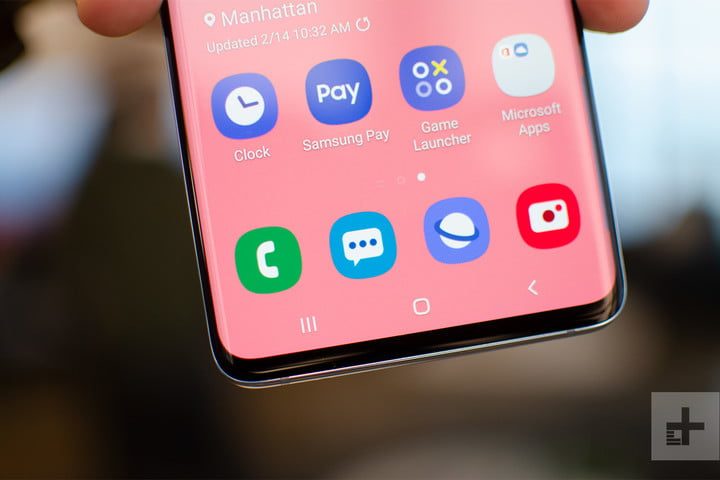 La pantalla del Galaxy S10 Plus es mucho más elegante.
