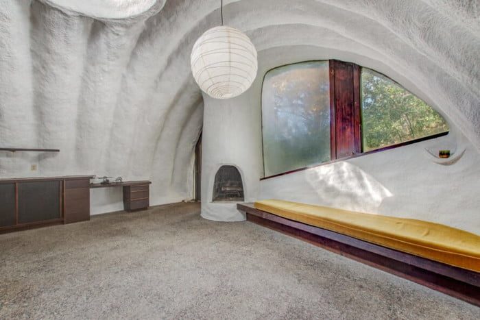 casa river falls hobbit house 12 700x467 c