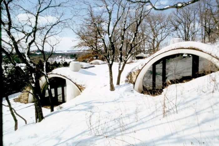 casa river falls hobbit house exterior 700x467 c