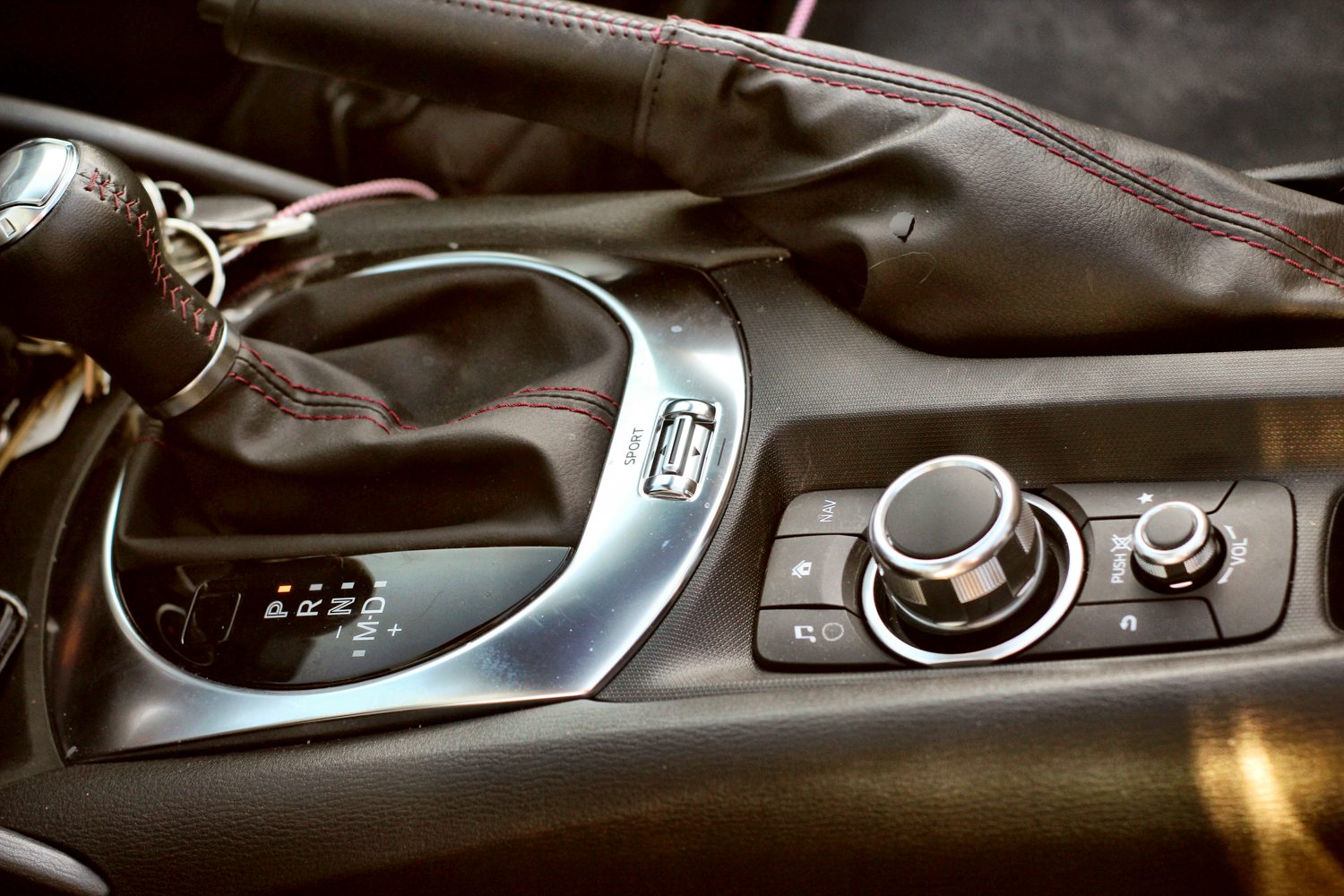 al volante del mazda mx 5 miata 2019 15