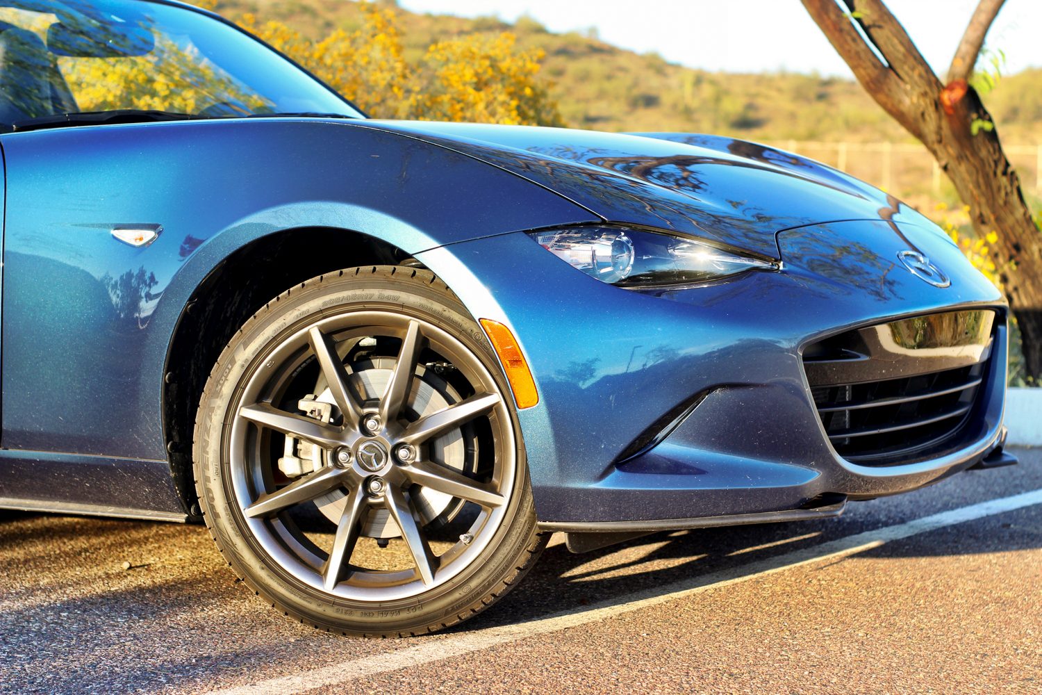 al volante del mazda mx 5 miata 2019 17